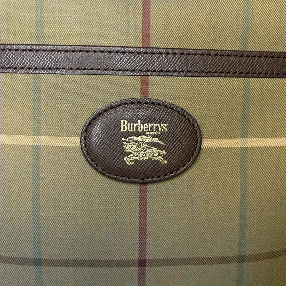 Burberrys Olive and Brown Check Shoulder Bag & Tom Ford Sunglasses - Picture 5 of 9